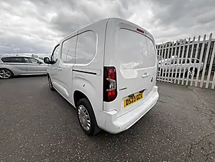 Used 2023 Vauxhall Combo Pro White - Interior and Exterior details 11