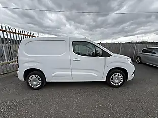 Used 2023 Vauxhall Combo Pro White - Interior and Exterior details 12