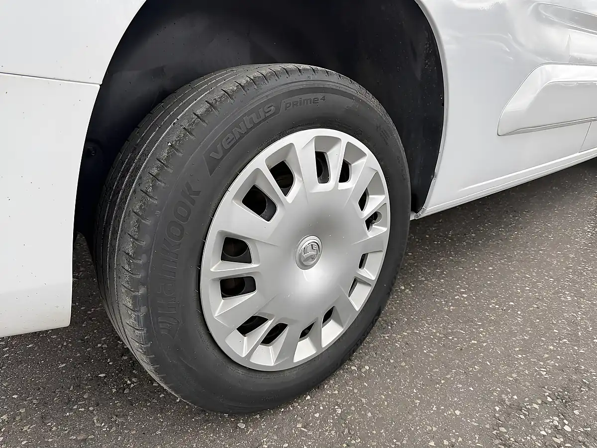 Used 2023 Vauxhall Combo Pro White - Interior and Exterior details 14