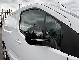 Used 2023 Vauxhall Combo Pro White - Interior and Exterior details 16