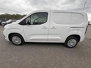 Used 2023 Vauxhall Combo Pro White - Interior and Exterior details 8