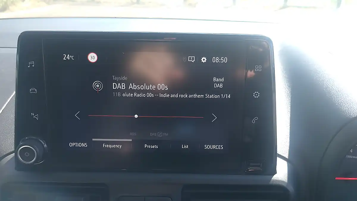 Used 2023 Vauxhall Combo Pro White - Interior and Exterior details 12