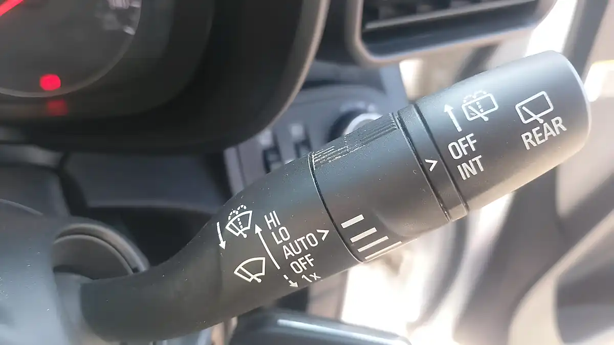 Used 2023 Vauxhall Combo Pro White - Interior and Exterior details 18