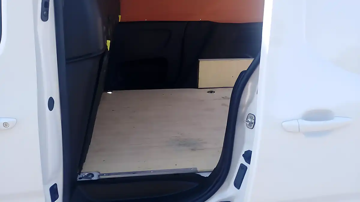 Used 2023 Vauxhall Combo Pro White - Interior and Exterior details 20