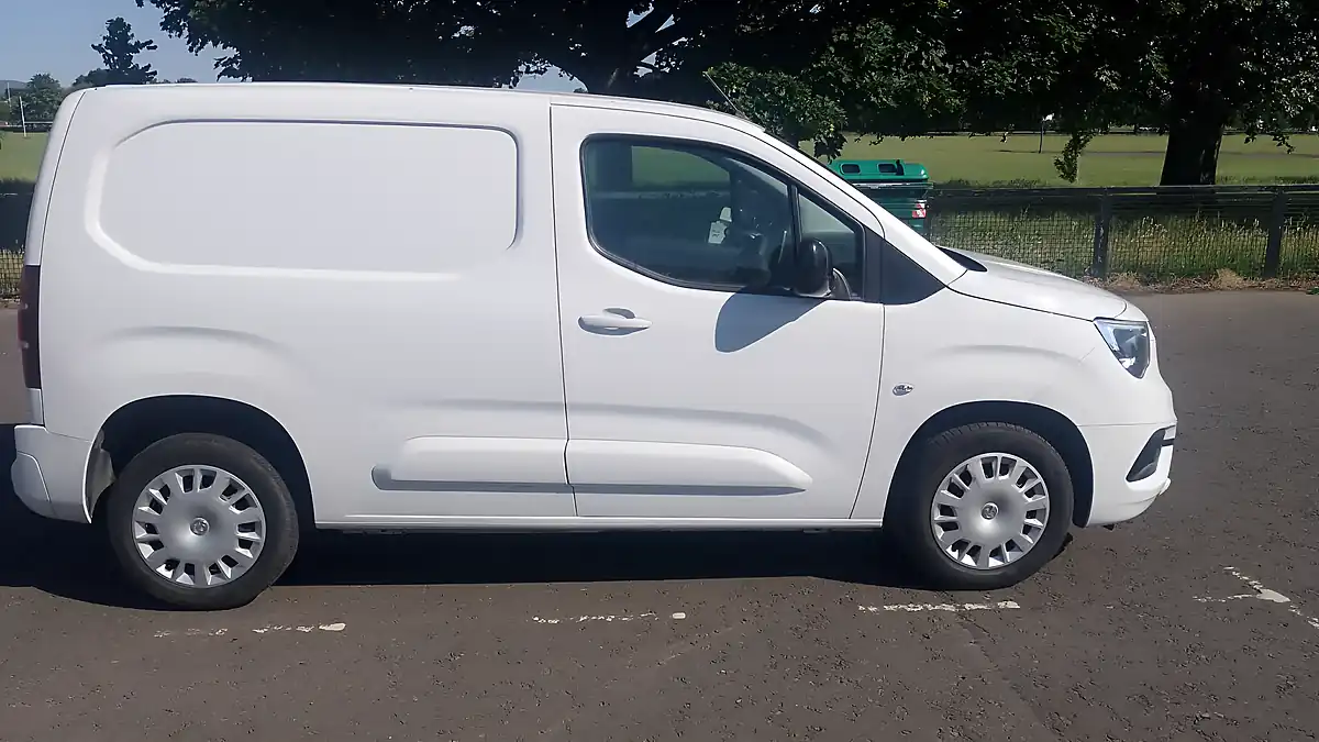 Used 2023 Vauxhall Combo Pro White - Interior and Exterior details 8