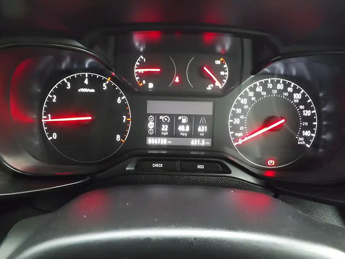 Used 2023 Vauxhall Combo Pro White - Interior and Exterior details 13