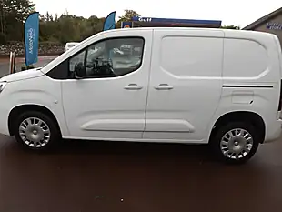 Used 2023 Vauxhall Combo Pro White - Interior and Exterior details 5