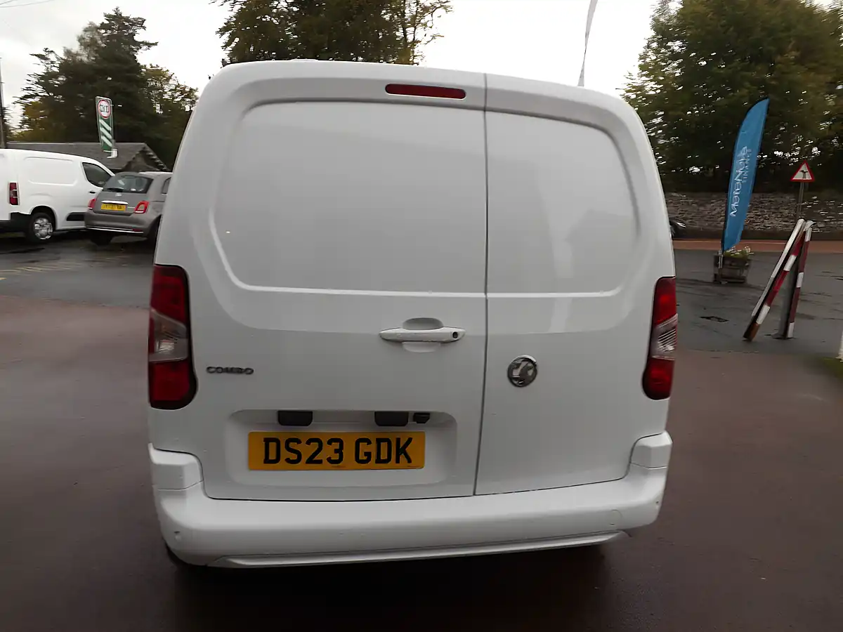 Used 2023 Vauxhall Combo Pro White - Interior and Exterior details 7