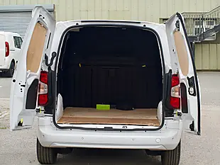 Used 2023 Vauxhall Combo Pro White - Interior and Exterior details 13