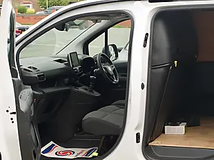 Used 2023 Vauxhall Combo Pro White - Interior and Exterior details 14