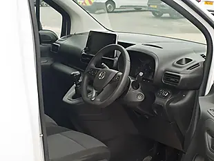 Used 2023 Vauxhall Combo Pro White - Interior and Exterior details 16