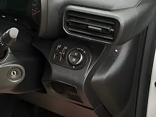 Used 2023 Vauxhall Combo Pro White - Interior and Exterior details 17