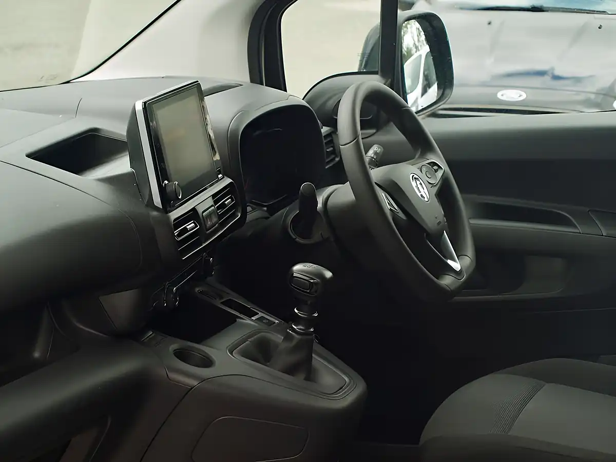 Used 2023 Vauxhall Combo Pro White - Interior and Exterior details 19