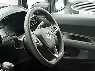 Used 2023 Vauxhall Combo Pro White - Interior and Exterior details 20