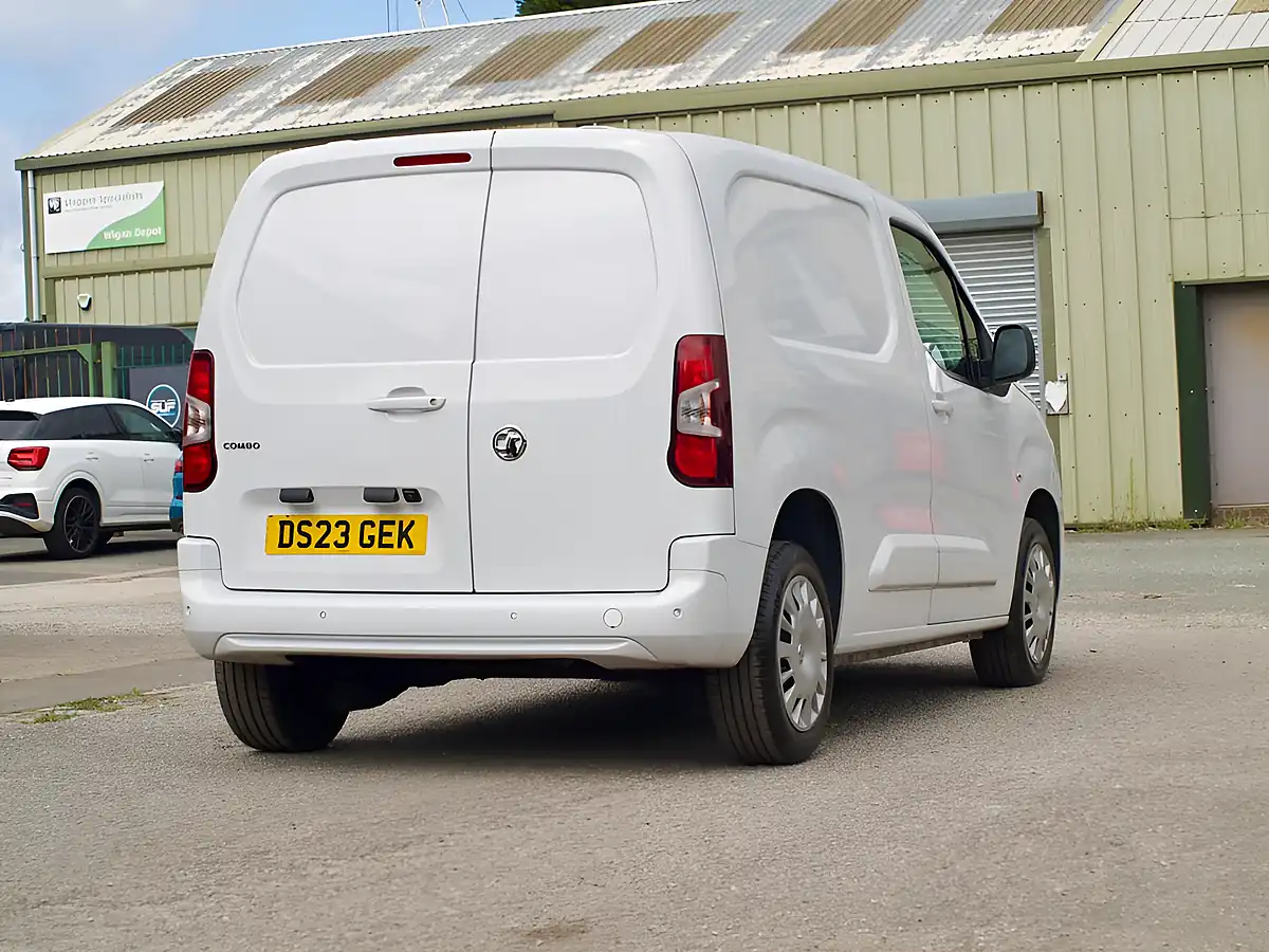 Used 2023 Vauxhall Combo Pro White - Interior and Exterior details 4