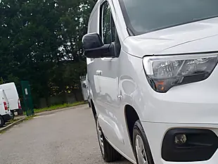 Used 2023 Vauxhall Combo Pro White - Interior and Exterior details 7