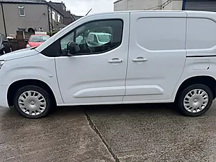 Used 2023 Vauxhall Combo Pro White - Interior and Exterior details 4