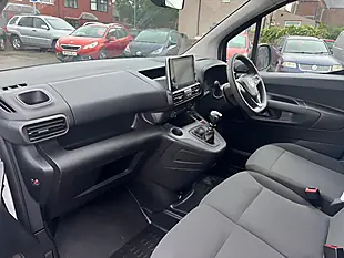 Used 2023 Vauxhall Combo Pro White - Interior and Exterior details 5