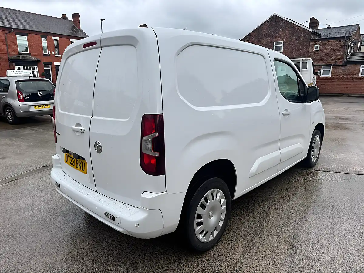 Used 2023 Vauxhall Combo Pro White - Interior and Exterior details 8