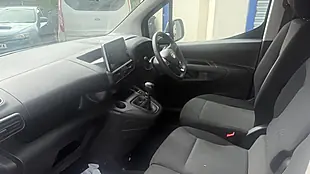 Used 2023 Vauxhall Combo Pro White - Interior and Exterior details 4