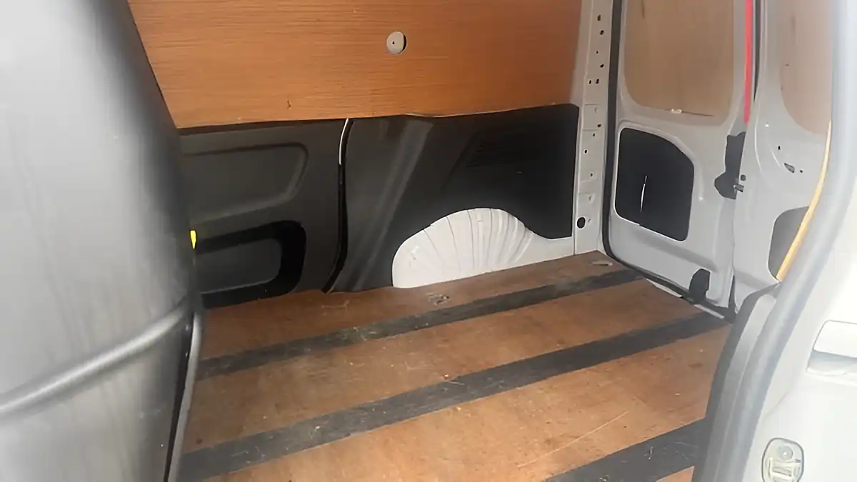 Used 2023 Vauxhall Combo Pro White - Interior and Exterior details 5