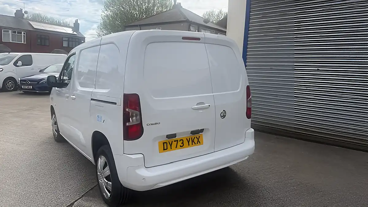Used 2023 Vauxhall Combo Pro White - Interior and Exterior details 6