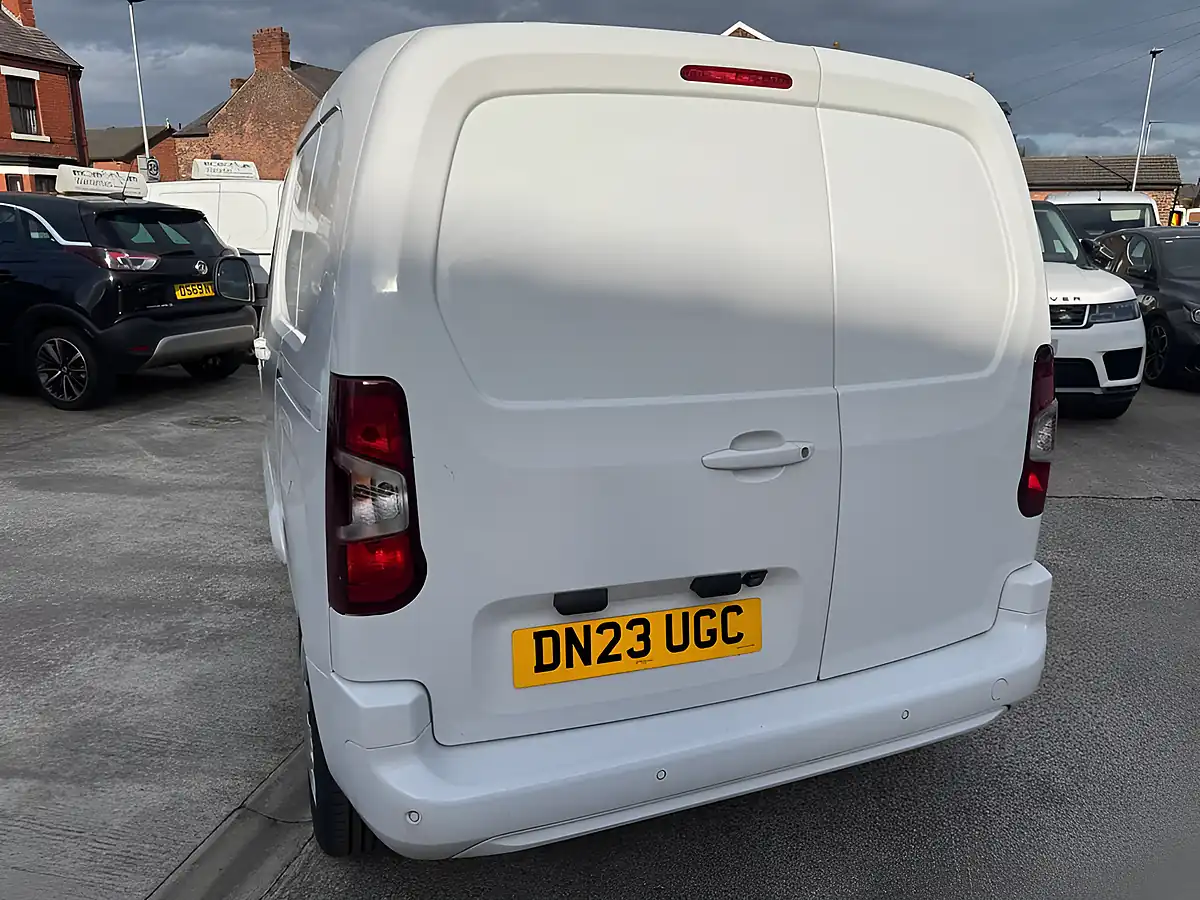 Used 2023 Vauxhall Combo Pro White - Interior and Exterior details 6
