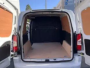 Used 2023 Vauxhall Combo Pro White - Interior and Exterior details 12