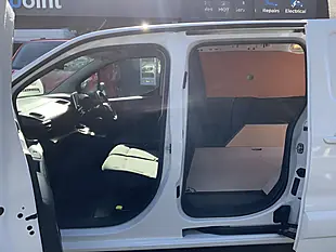 Used 2023 Vauxhall Combo Pro White - Interior and Exterior details 13