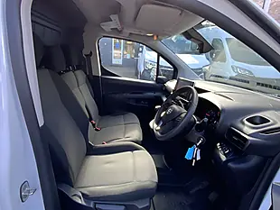 Used 2023 Vauxhall Combo Pro White - Interior and Exterior details 16