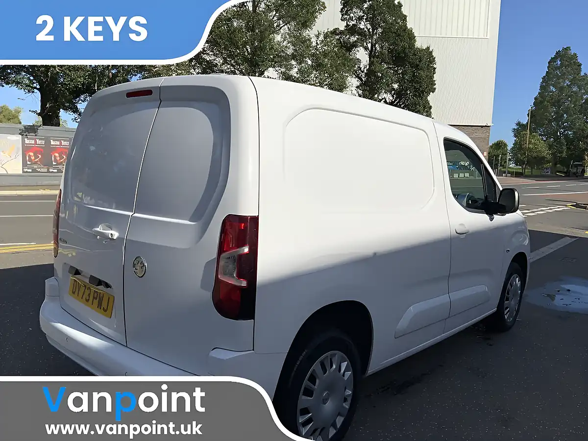 Used 2023 Vauxhall Combo Pro White - Interior and Exterior details 6