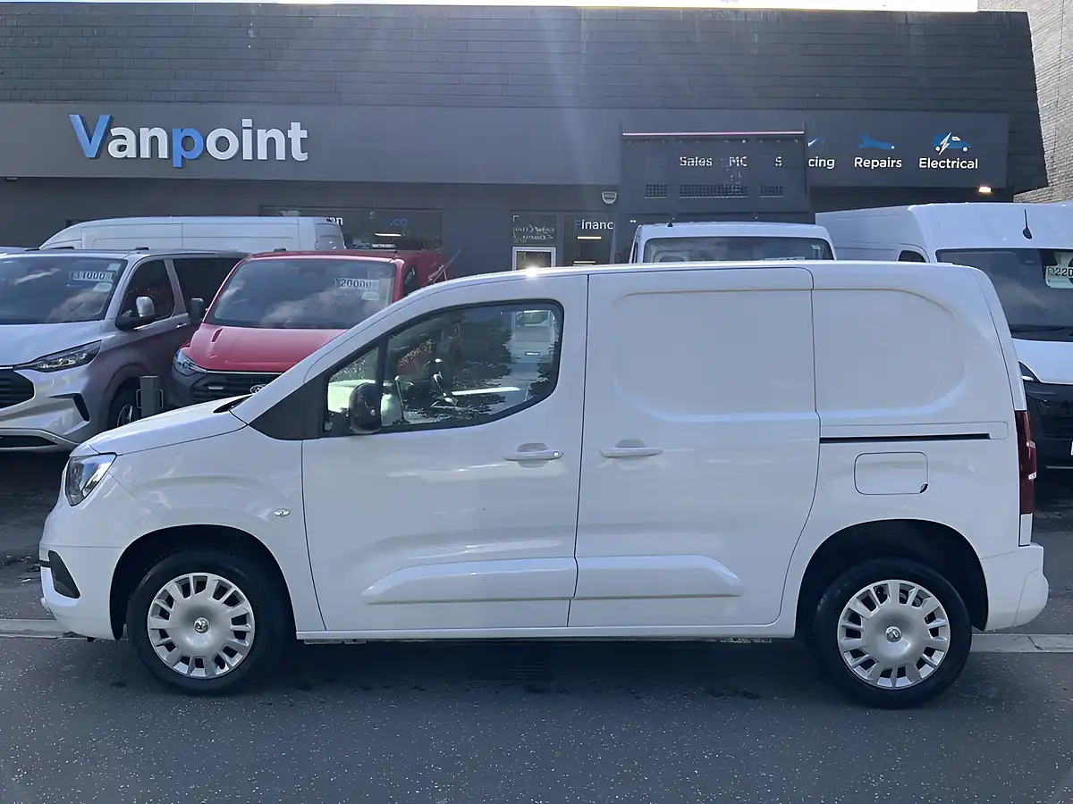 Used 2023 Vauxhall Combo Pro White - Interior and Exterior details 7