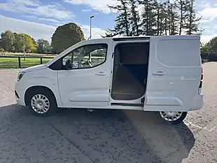 Used 2023 Vauxhall Combo Pro White - Interior and Exterior details 12