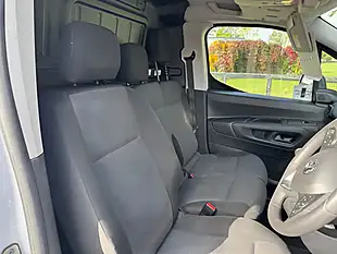 Used 2023 Vauxhall Combo Pro White - Interior and Exterior details 15