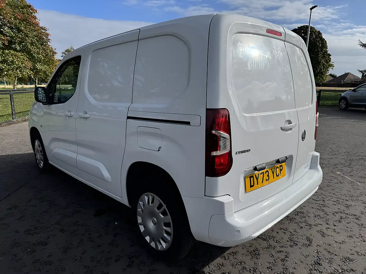 Used 2023 Vauxhall Combo Pro White - Interior and Exterior details 5