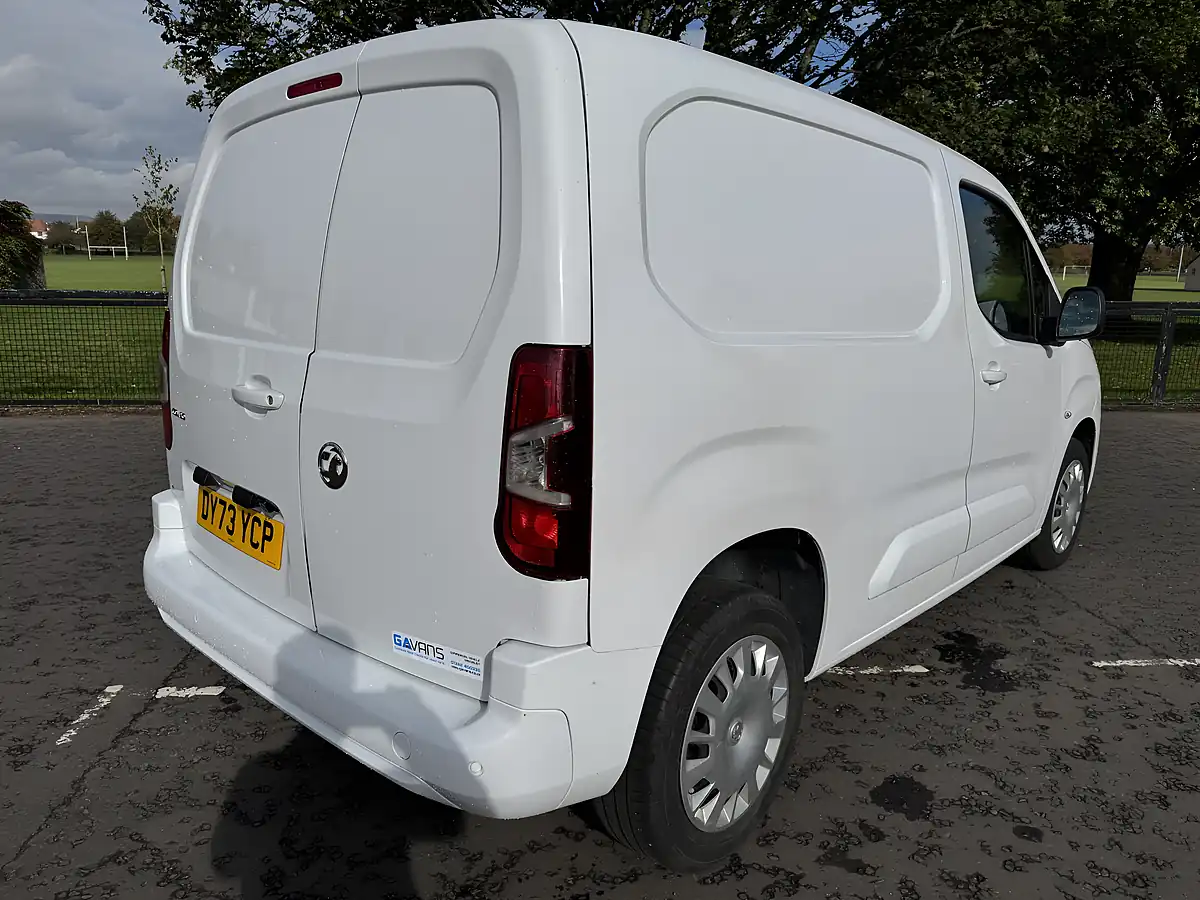 Used 2023 Vauxhall Combo Pro White - Interior and Exterior details 7