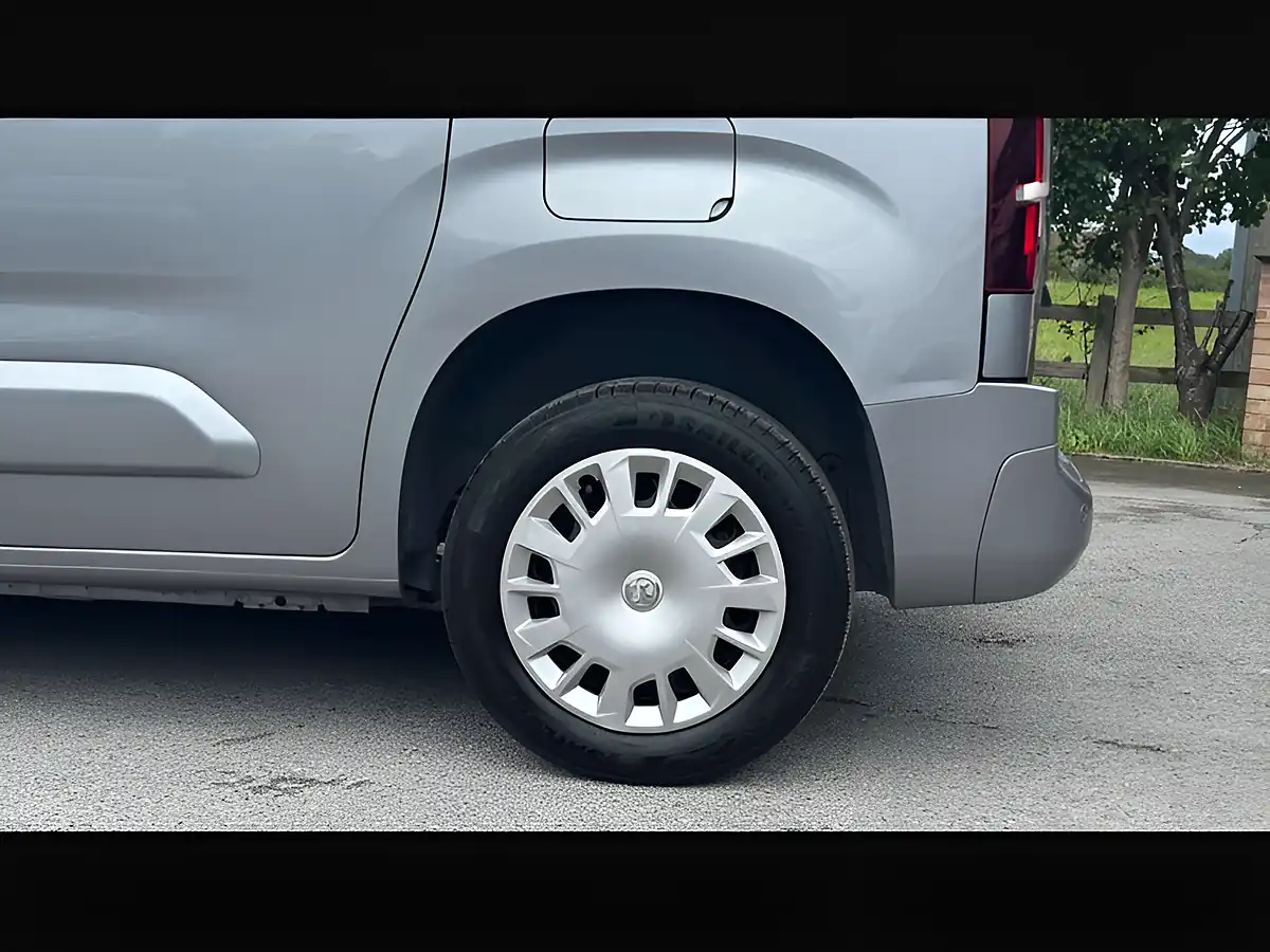 Used 2023 Vauxhall Combo Professional Grey Artense - Interior and Exterior details 10
