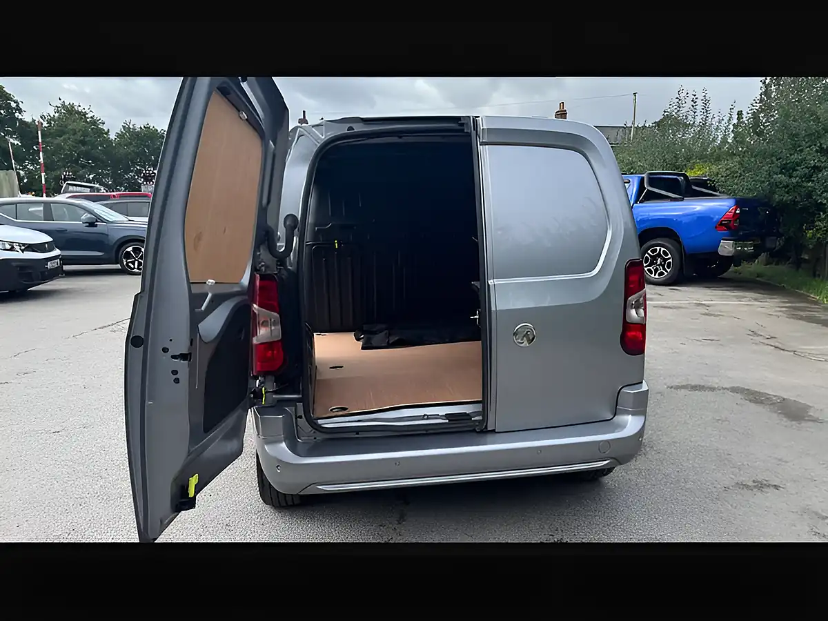 Used 2023 Vauxhall Combo Professional Grey Artense - Interior and Exterior details 14
