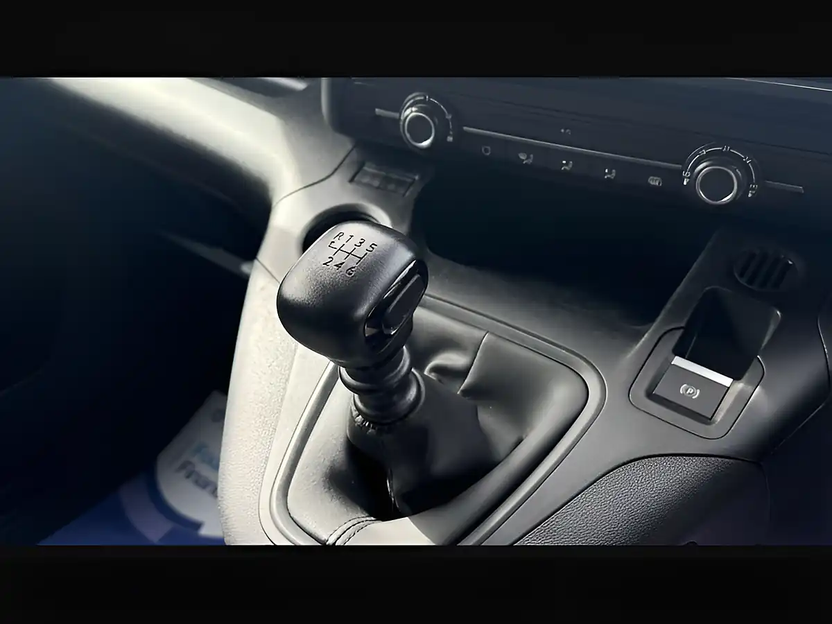 Used 2023 Vauxhall Combo Professional Grey Artense - Interior and Exterior details 16