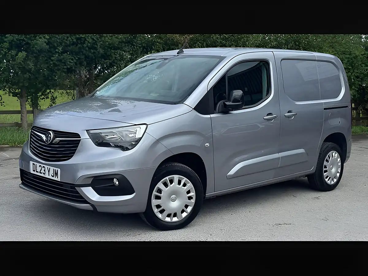 Used 2023 Vauxhall Combo Professional Grey Artense - Interior and Exterior details 4