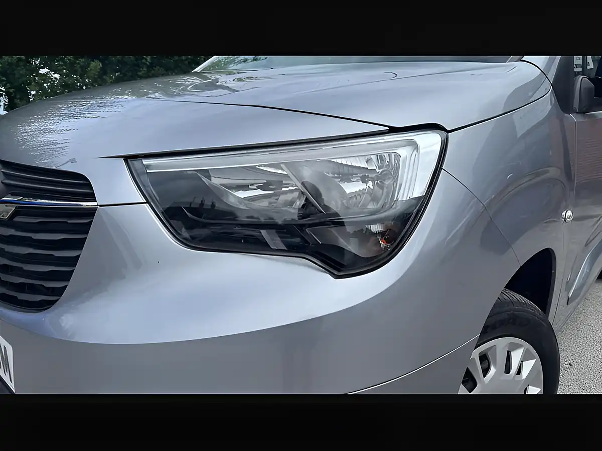 Used 2023 Vauxhall Combo Professional Grey Artense - Interior and Exterior details 5