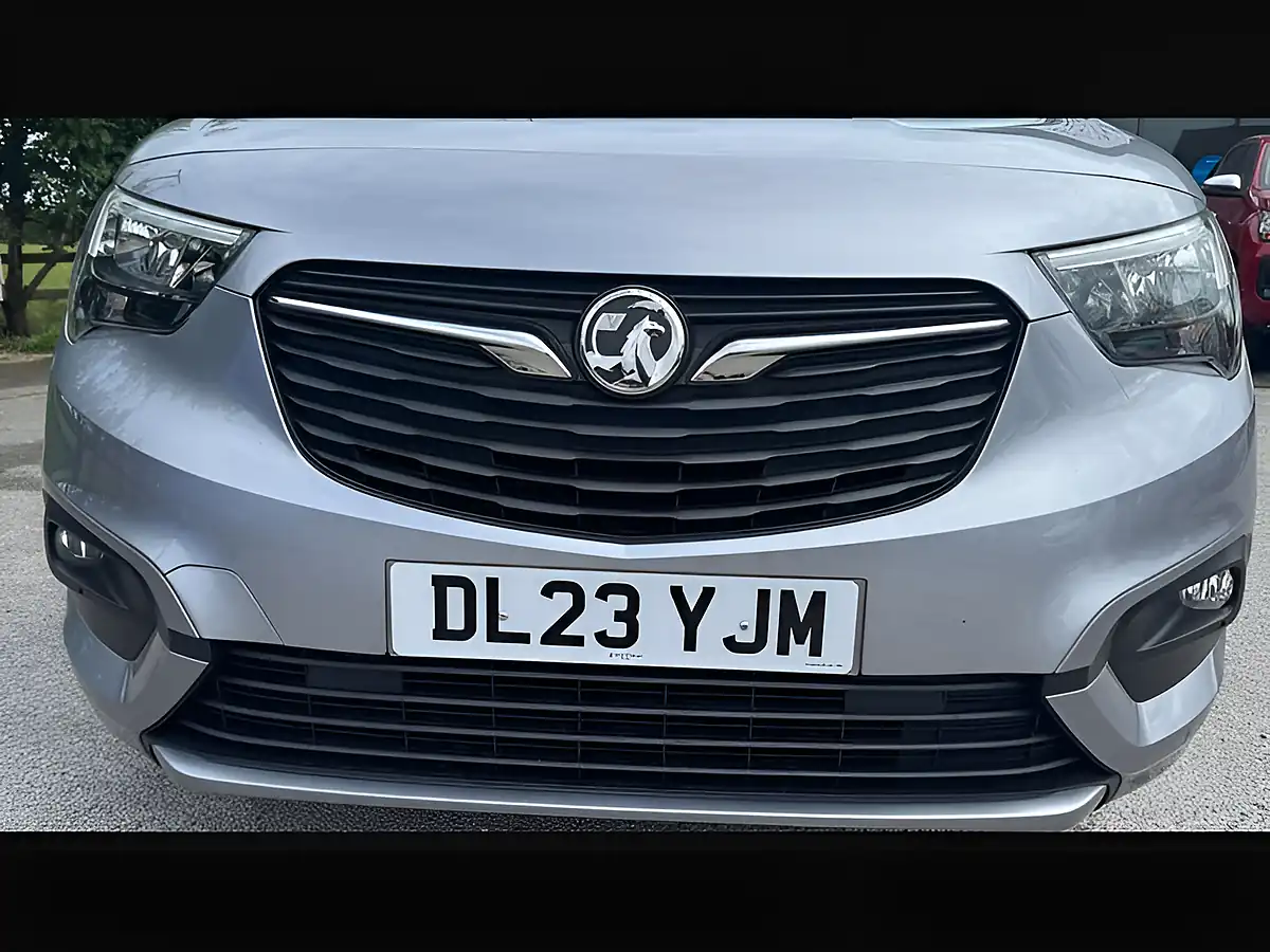 Used 2023 Vauxhall Combo Professional Grey Artense - Interior and Exterior details 6