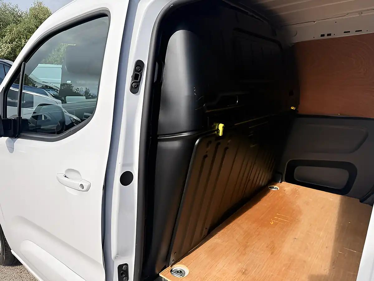 Used 2023 Vauxhall Combo Sportive L1 Swb White - Interior and Exterior details 11