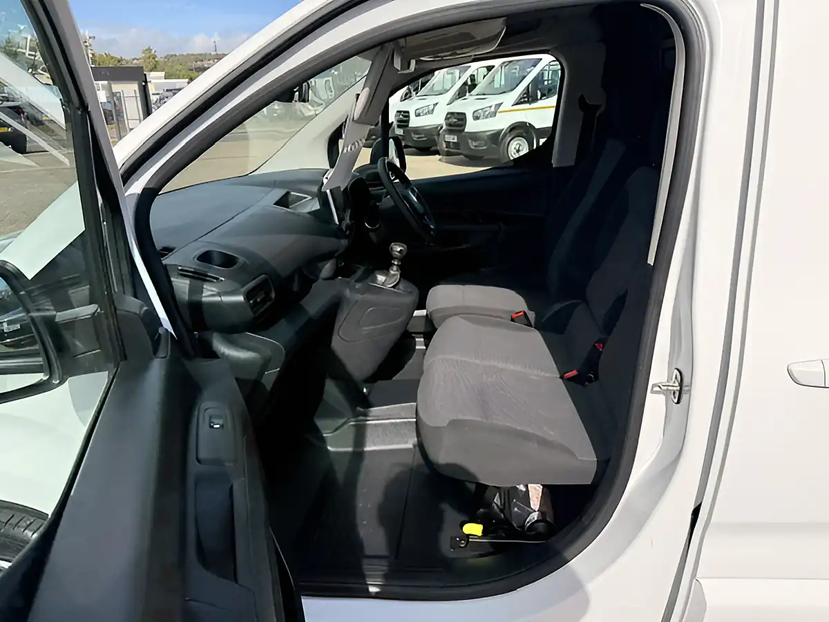 Used 2023 Vauxhall Combo Sportive L1 Swb White - Interior and Exterior details 13