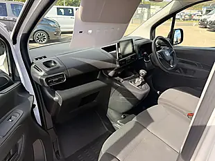 Used 2023 Vauxhall Combo Sportive L1 Swb White - Interior and Exterior details 14