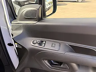 Used 2023 Vauxhall Combo Sportive L1 Swb White - Interior and Exterior details 16