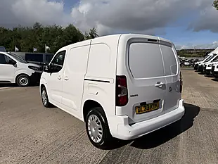 Used 2023 Vauxhall Combo Sportive L1 Swb White - Interior and Exterior details 8