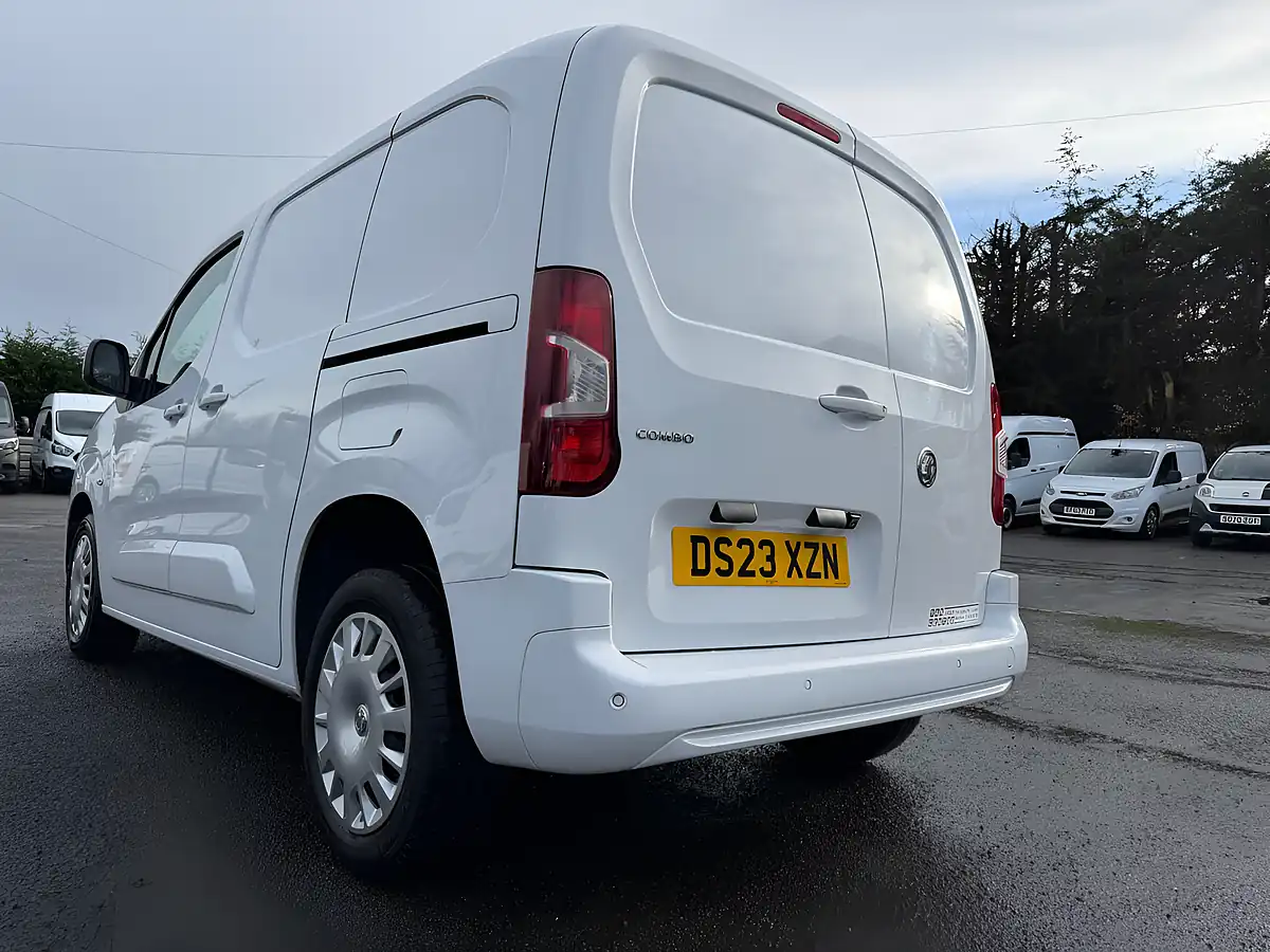 Used 2023 Vauxhall Combo Sportive White - Interior and Exterior details 19