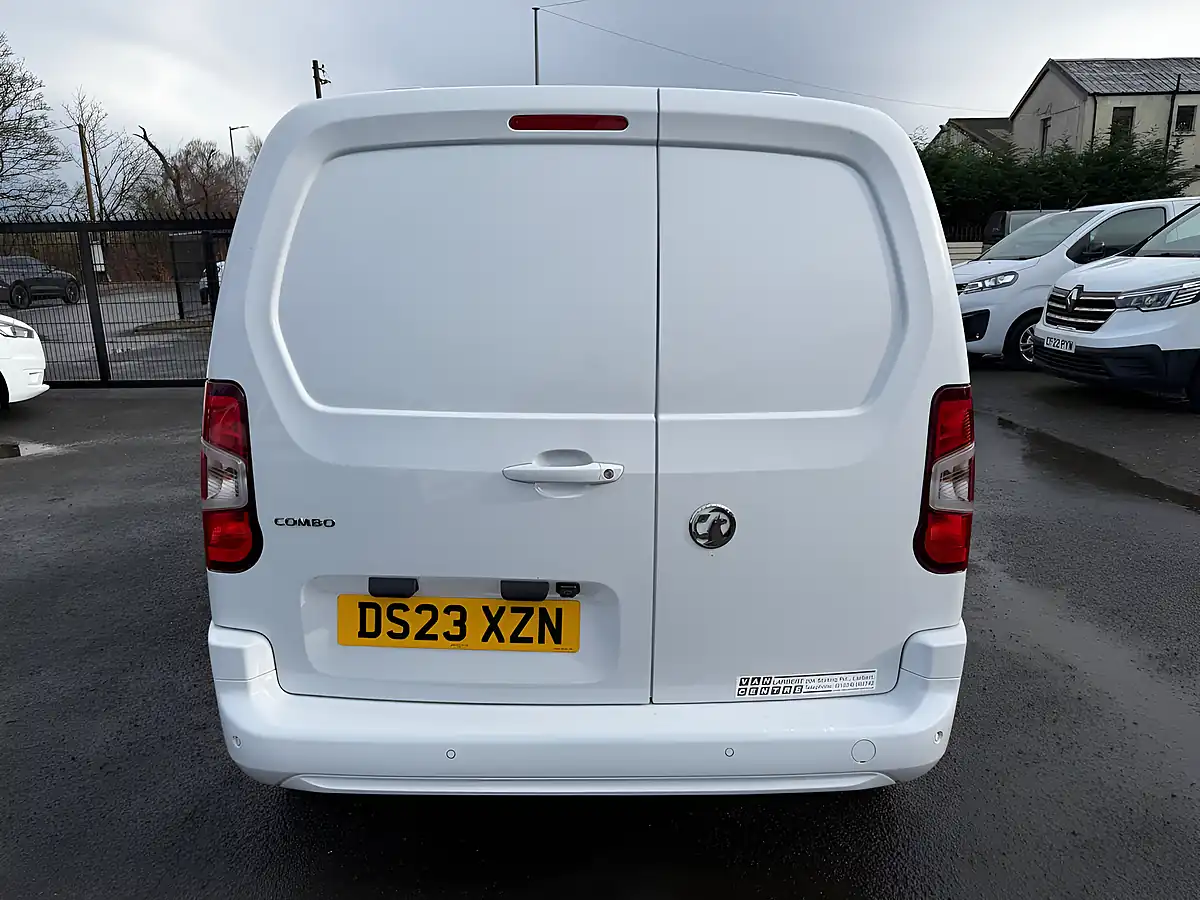 Used 2023 Vauxhall Combo Sportive White - Interior and Exterior details 20