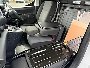 Used 2023 Vauxhall Combo Sportive White - Interior and Exterior details 3